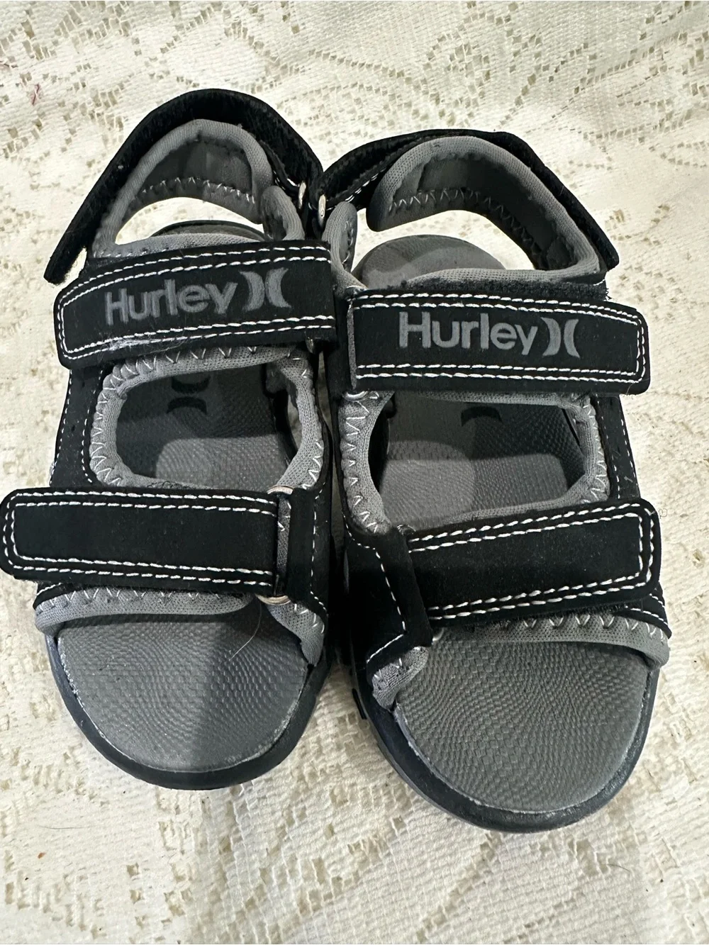 Hurley Kids' Black and Gray Adjustable Sandals size 7